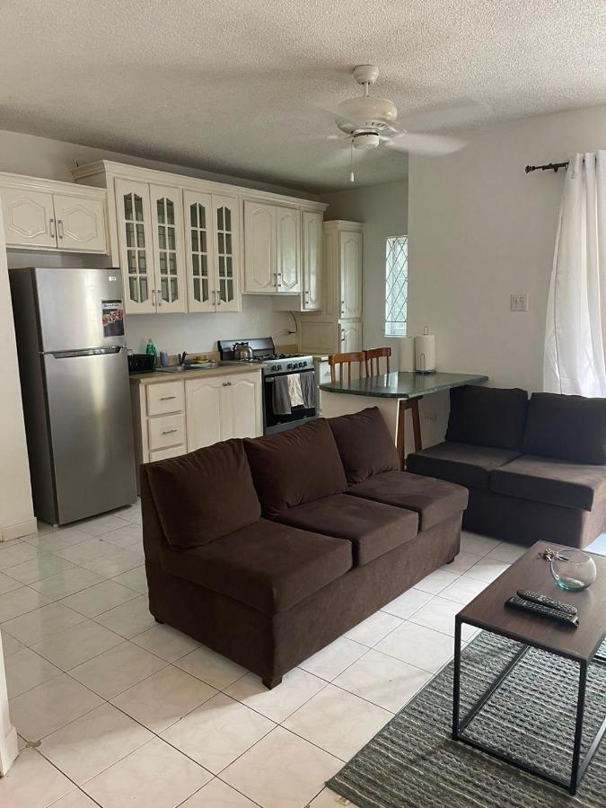 Finest Accommodation Marley Manor Apt # 513 Ground Floor 6 Marley Rd Kgn 6 Kingston Buitenkant foto