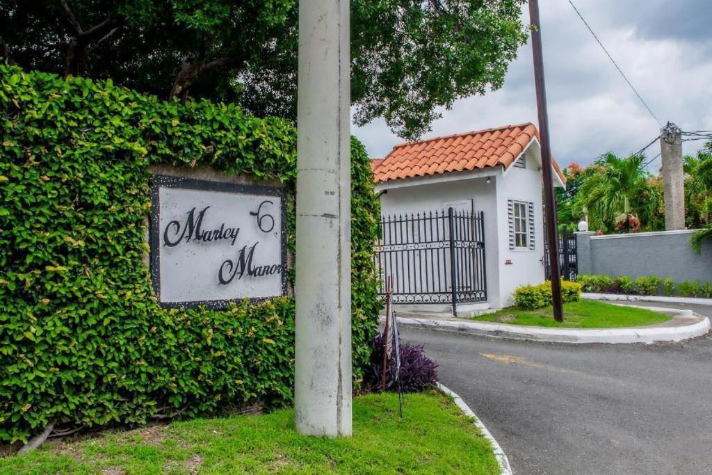 Finest Accommodation Marley Manor Apt # 513 Ground Floor 6 Marley Rd Kgn 6 Kingston Buitenkant foto